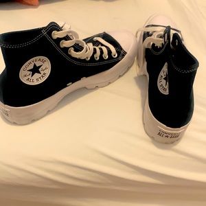 WOMEN'S CONVERSE CHUCK TAYLOR ALL STAR LUGGED PLATFORM SNEAKERS in good shape